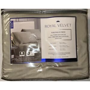 Queen Royal Velvet Wrinkle Free Sheet  Set
